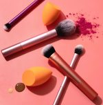 ست براش آرایشی و اسفنج 6 عددی ریل تکنیکس مدل  Real Techniques Everyday Essentials Set - تصویر 5